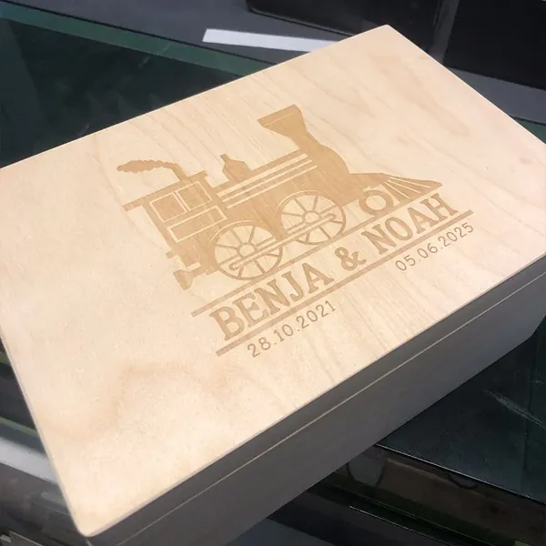 Lasergravierte Erinnerungsbox – personalisierte Geschenke Nürnberg